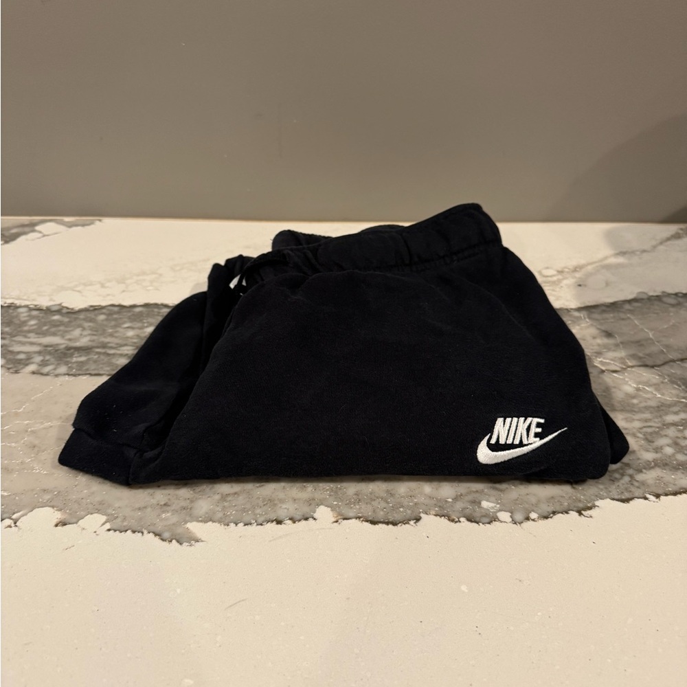 Nike men’s Black Jogger Pants
